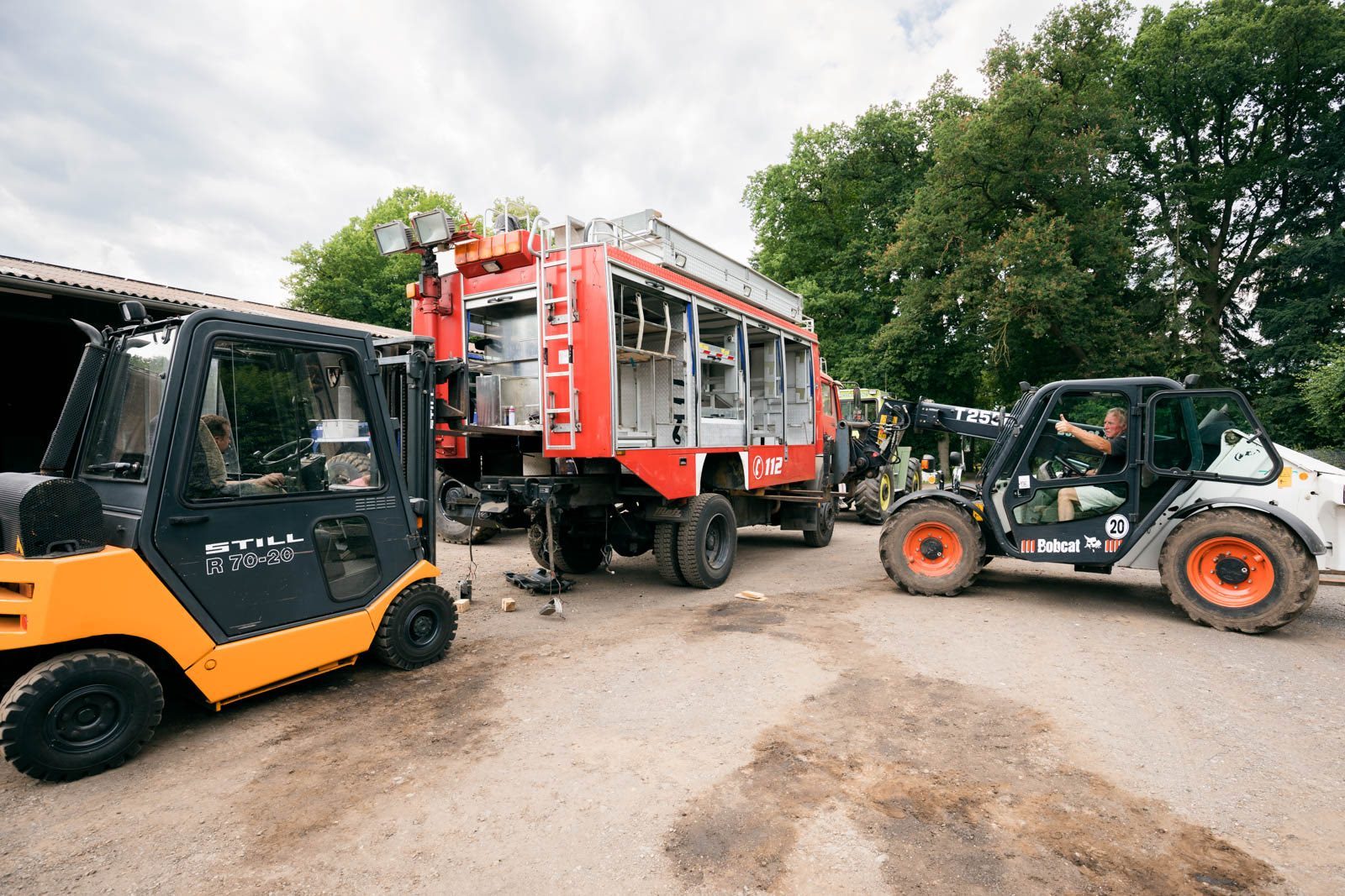 Feuerwehr Aufbau abheben