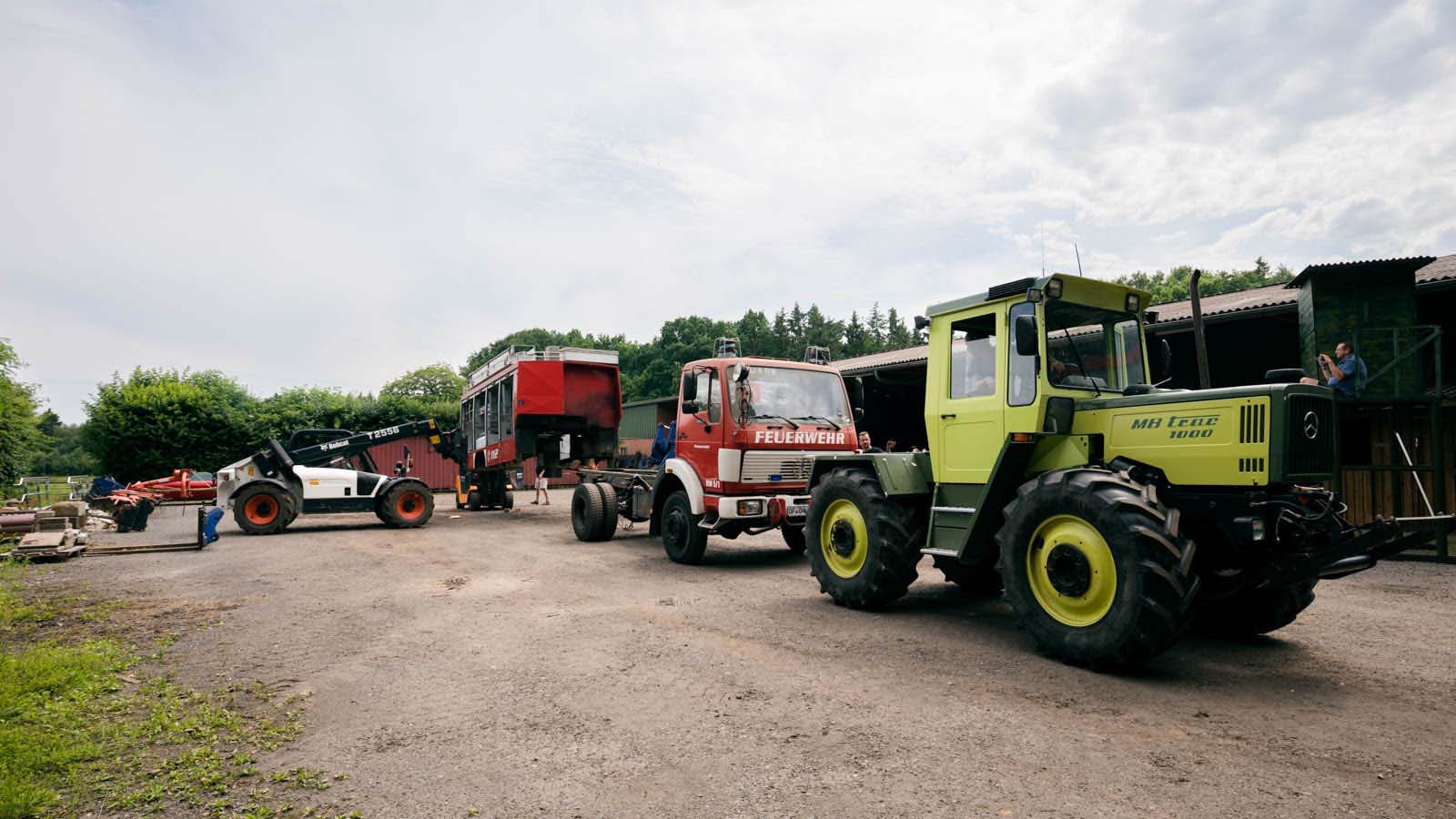 Feuerwehr Aufbau abheben